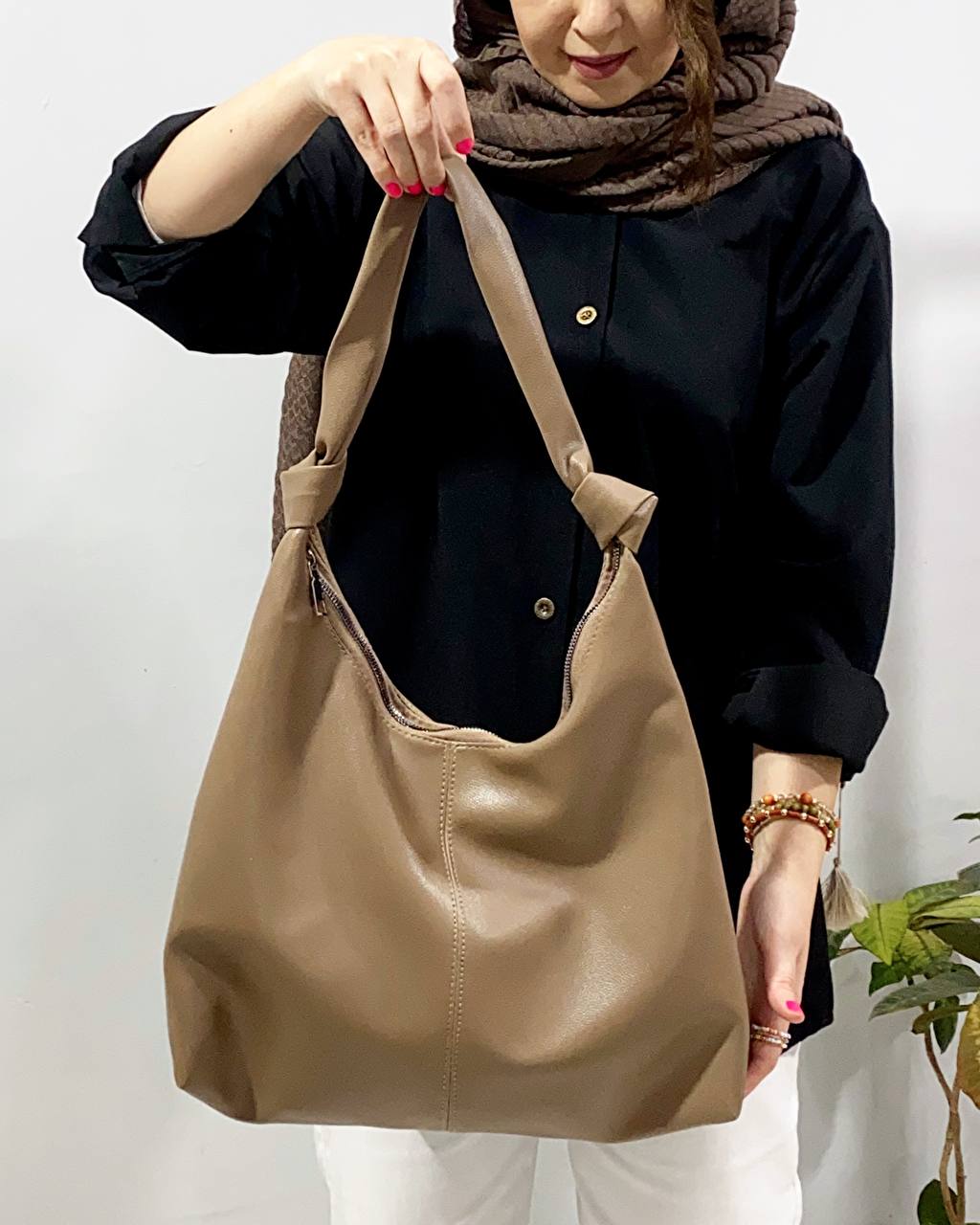 08782379-64BB-4A8B-AB3E-B074ACC83070 کیف زنانه گره ای دوشی حنانه - تصویر 1
