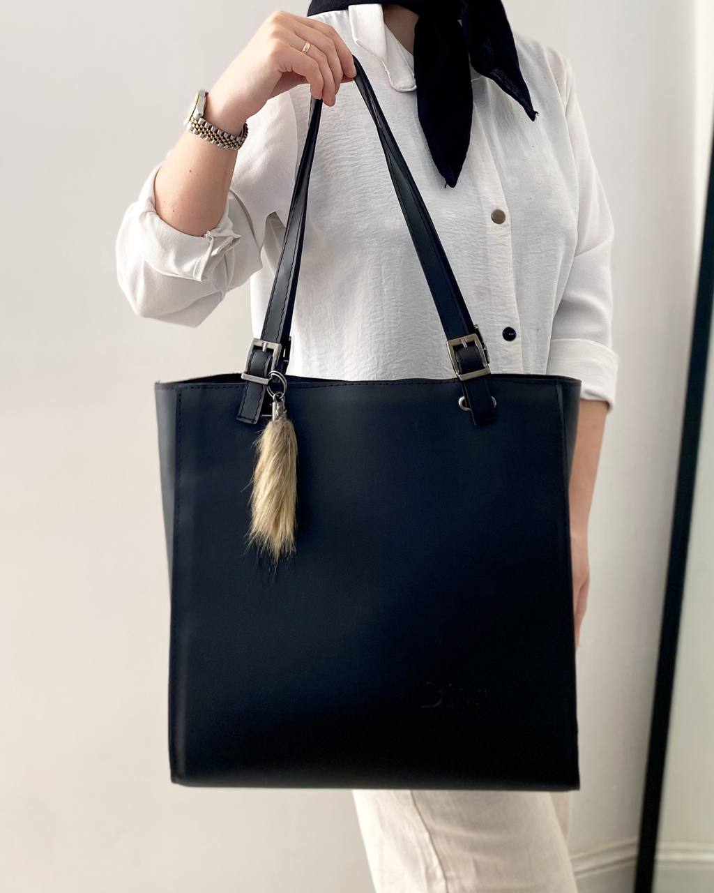 F665DA01-E290-49EC-81AA-7ECF734652A4 کیف زنانه بزرگ شایلی - تصویر 1